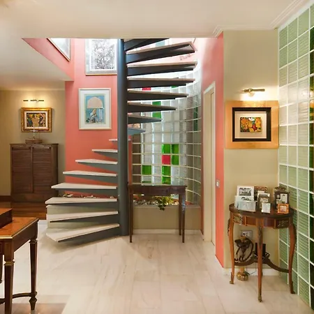 Lycabettus Hill Penthouse, Private Roof Garden & Pool Apartment
