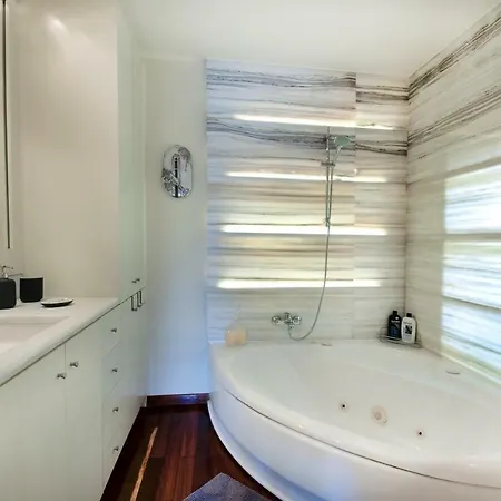 Apartment Lycabettus Hill Penthouse, Private Roof Garden & Pool
