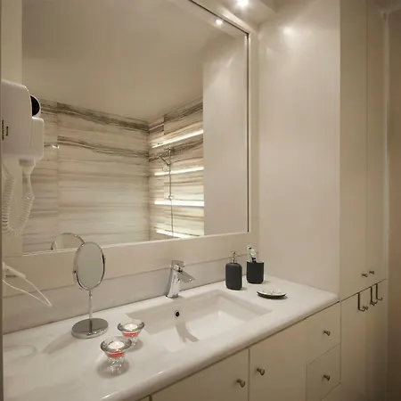 Lycabettus Hill Penthouse, Private Roof Garden & Pool Apartment Athens